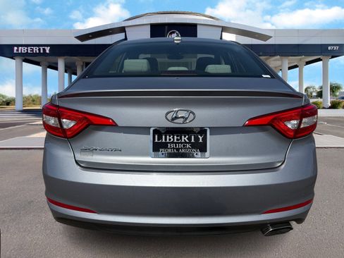 Used 2017 Hyundai Sonata SE image 5