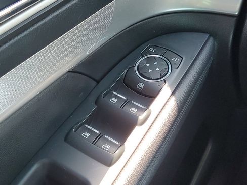 Used 2016 Ford Explorer XLT AWD/4WD image 17