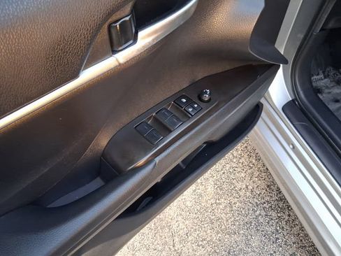 Used 2024 Toyota Camry SE FWD image 14