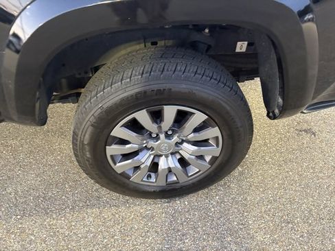 Used 2023 Toyota Tacoma Limited image 20