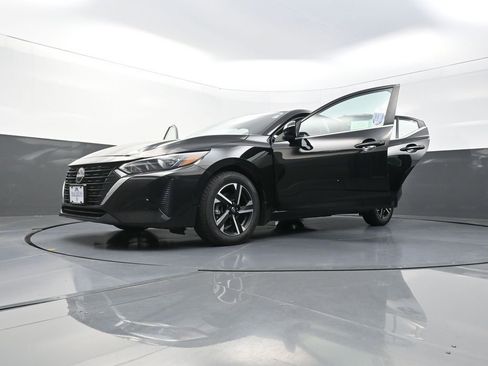Used 2024 Nissan Sentra SV FWD image 32