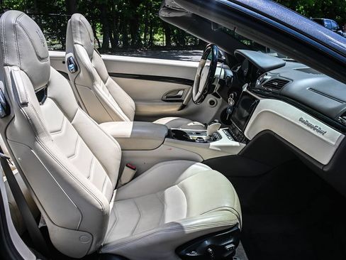 Used 2018 Maserati GranTurismo Sport RWD image 14