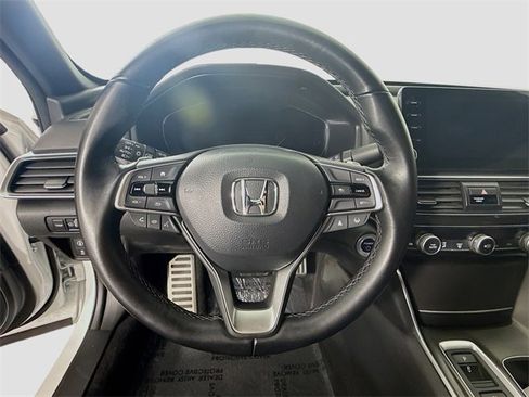 Used 2022 Honda Accord Sport image 11