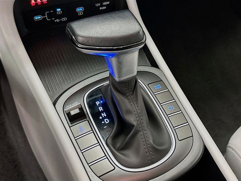 Used 2025 Hyundai Kona SEL image 24