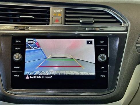 Used 2022 Volkswagen Tiguan SEL R-Line AWD/4WD image 14