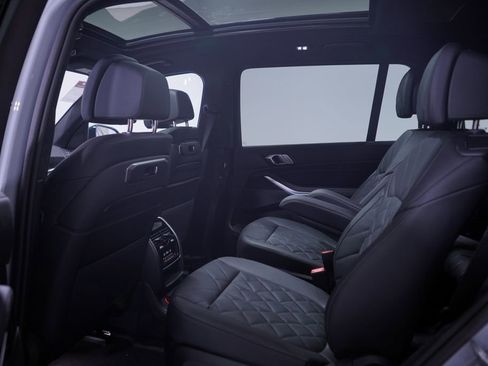 Used 2026 BMW X7 xDrive40i w/ M Sport Package image 9