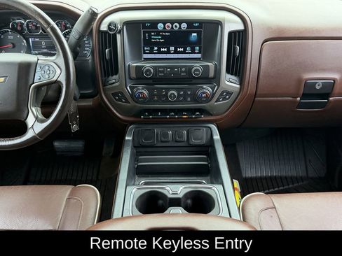 Used 2016 Chevrolet Silverado 1500 High Country w/ High Country Premium Package AWD/4WD image 15