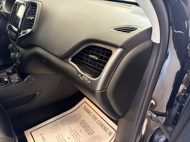 Used 2022 Jeep Cherokee Limited AWD/4WD image 37