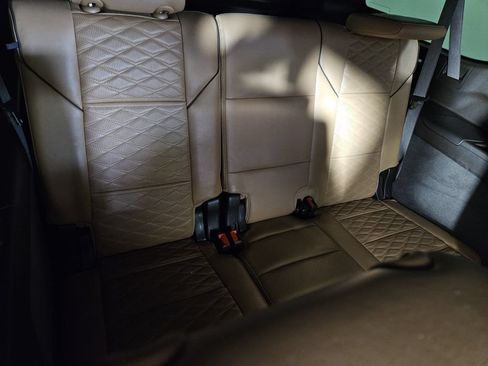 Used 2022 Cadillac Escalade ESV Premium Luxury AWD/4WD image 28