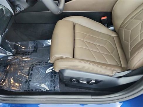 Used 2025 BMW 540i xDrive image 33