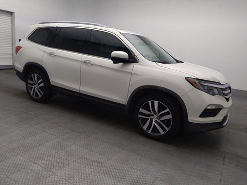 Used 2017 Honda Pilot Touring image 13