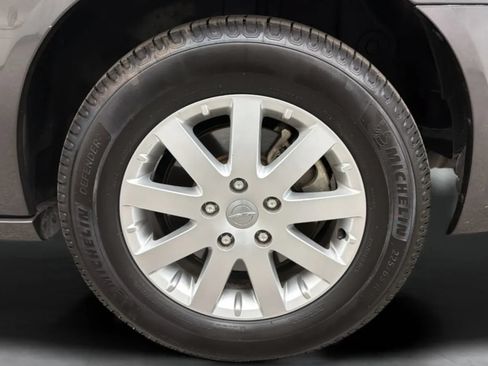 Used 2016 Chrysler Town & Country Touring FWD image 28