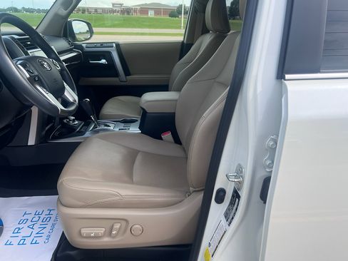 Used 2022 Toyota 4Runner Limited AWD/4WD image 19