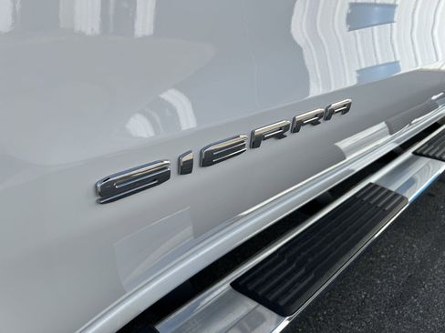 Used 2023 GMC Sierra 1500 SLT w/ SLT Premium Package image 31