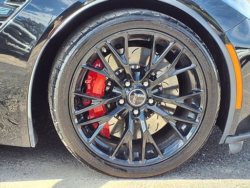 Used 2015 Chevrolet Corvette Z06 w/ 2LZ Preferred Equipment Group image 9