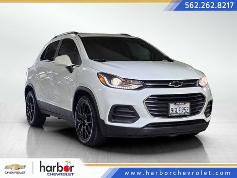 Used 2022 Chevrolet Trax LT w/ Sport Edition FWD image 1