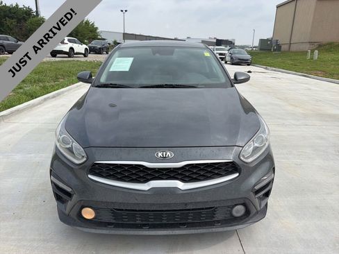 Used 2019 Kia Forte LXS FWD image 2