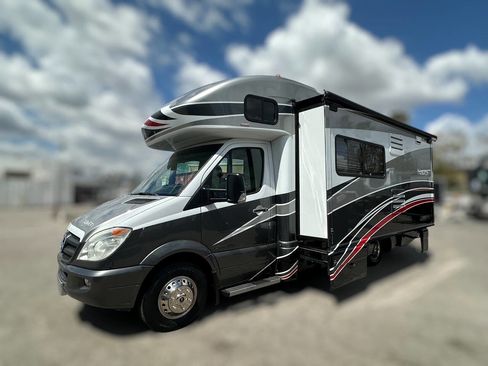 Used 2008 Dodge Sprinter 3500 image 4