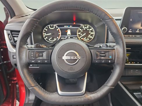 Used 2022 Nissan Rogue SV w/ SV Premium Package image 22