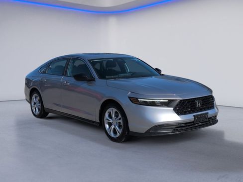 Used 2023 Honda Accord Sport image 6