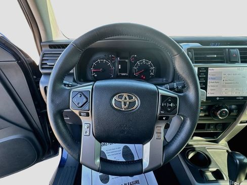 Used 2020 Toyota 4Runner SR5 Premium w/ Moonroof Package RWD image 11