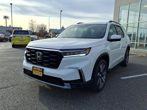Used 2023 Honda Pilot Elite image 3