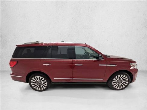 Used 2018 Lincoln Navigator Reserve w/ Technology Package AWD/4WD image 4