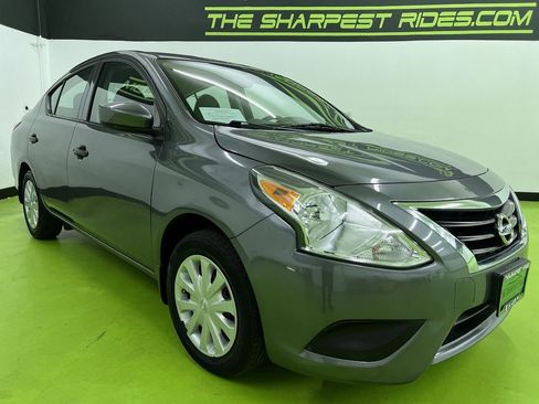 Used 2017 Nissan Versa S Plus FWD image 2