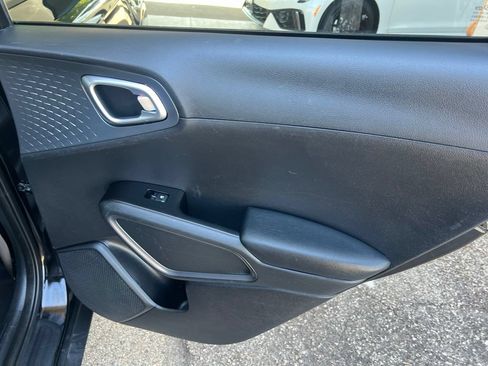 Used 2020 Kia Soul EX FWD image 15