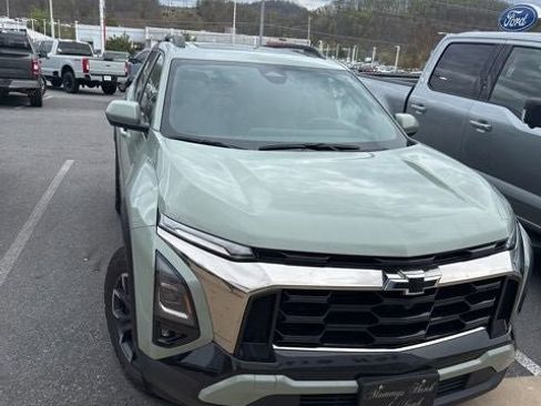 Used 2025 Chevrolet Equinox ACTIV w/ Safety and Technology Package image 3