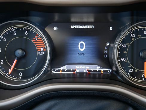 Used 2017 Jeep Cherokee Limited w/ Trailer Tow Group image 21