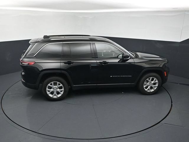 Used 2023 Jeep Grand Cherokee Limited w/ Luxury Tech Group II AWD/4WD image 18
