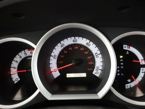 Used 2015 Toyota Tacoma PreRunner image 15