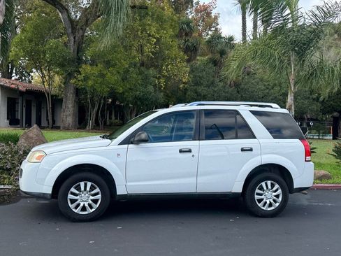 Used 2006 Saturn Vue 2WD image 2