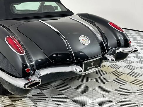 Used 2013 Chevrolet Corvette Convertible image 29