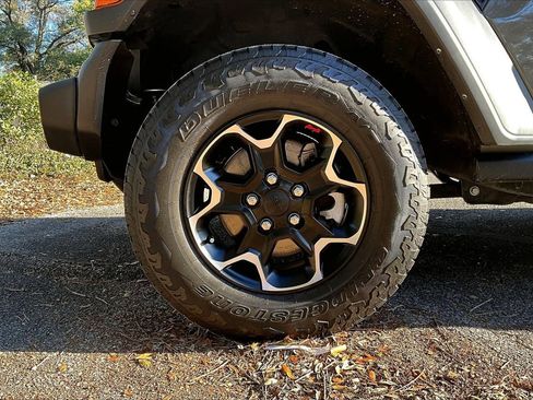 Used 2021 Jeep Wrangler Sport S image 28