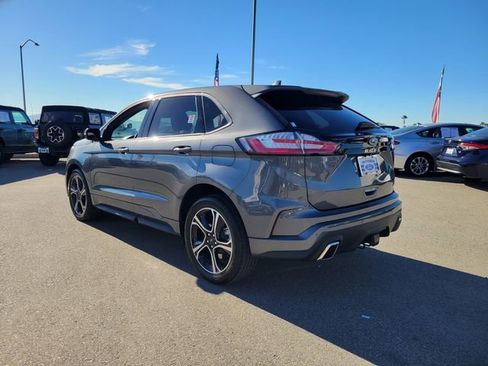 Used 2023 Ford Edge ST image 4