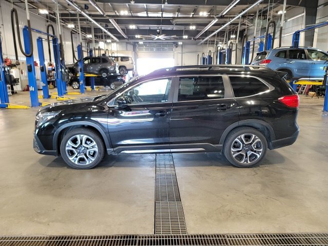 Used 2024 Subaru Ascent Limited w/ Technology Package AWD/4WD image 4