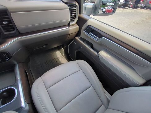 Used 2025 GMC Sierra 2500 SLT w/ SLT Convenience Package AWD/4WD image 21