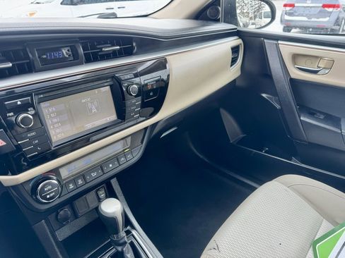 Used 2016 Toyota Corolla LE image 31