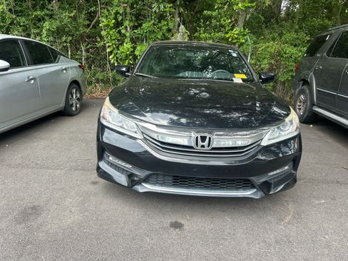 Used 2017 Honda Accord Sport image 6