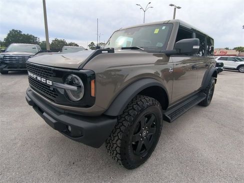 New 2025 Ford Bronco Outer Banks image 9