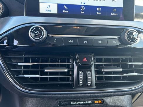 Certified 2022 Ford Escape Titanium w/ Class II Trailer Tow Package image 31