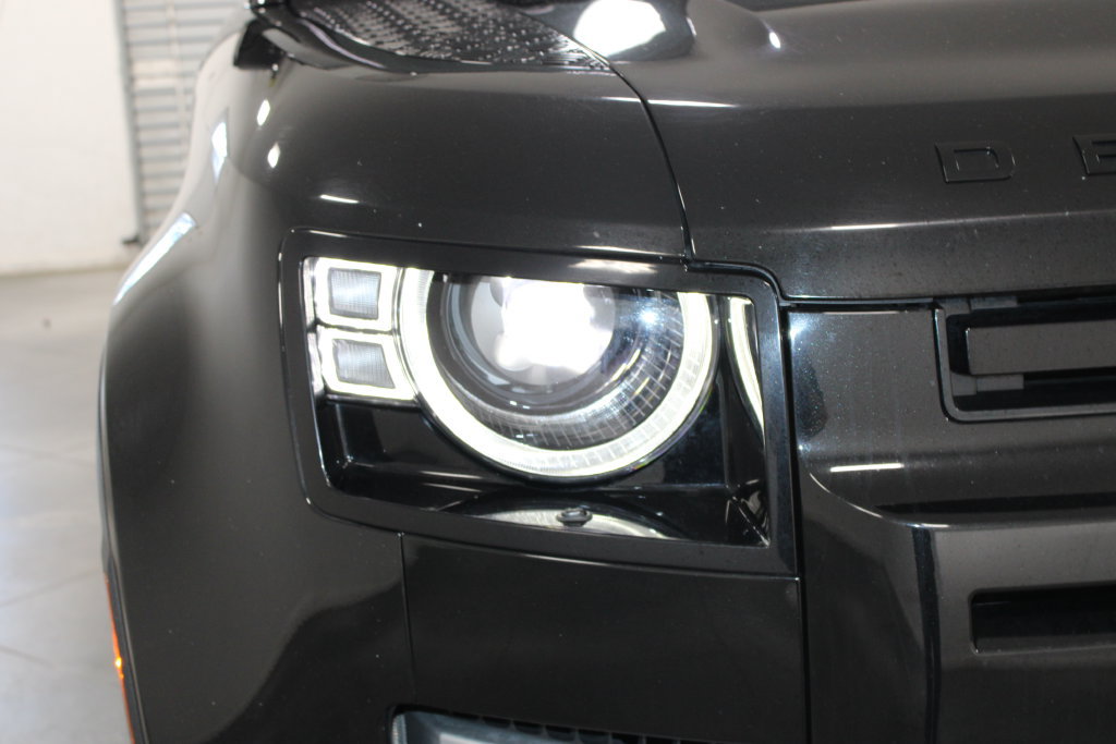Used 2025 Land Rover Defender 110 S AWD/4WD image 12