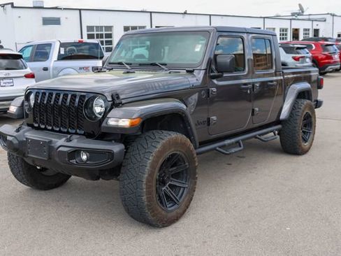 Used 2023 Jeep Gladiator Willys image 3