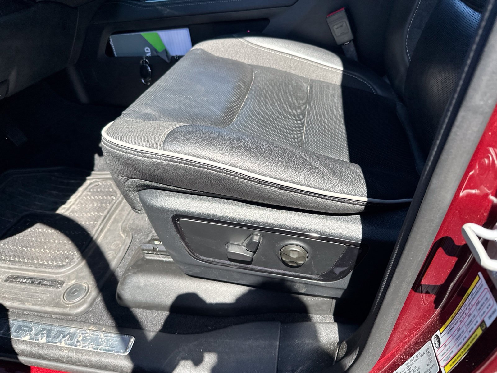 Used 2025 RAM 1500 Limited AWD/4WD image 8