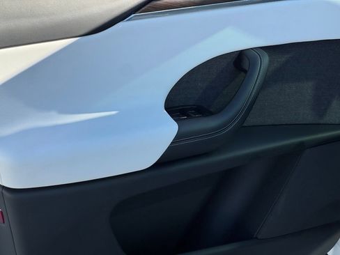 Used 2023 Tesla Model X AWD/4WD image 8