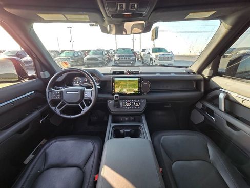 Used 2024 Land Rover Defender 130 X-Dynamic SE image 28