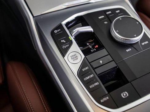 Used 2024 BMW 330i Sedan w/ M Sport Package image 33