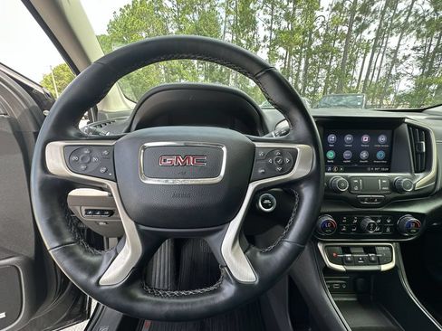 Certified 2024 GMC Terrain Denali w/ Denali Premium Package AWD/4WD image 11